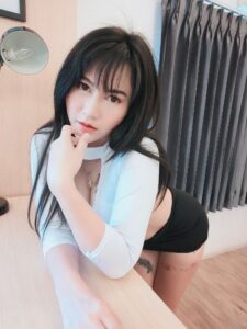 ladymeeyokk nobrath 4